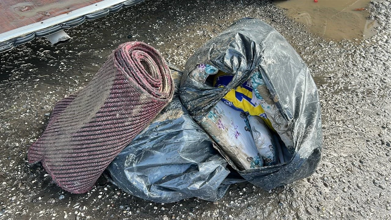 Hatayda şiddetli yağış: Araçlarında mahsur kalan 25 kişi kurtarıldı