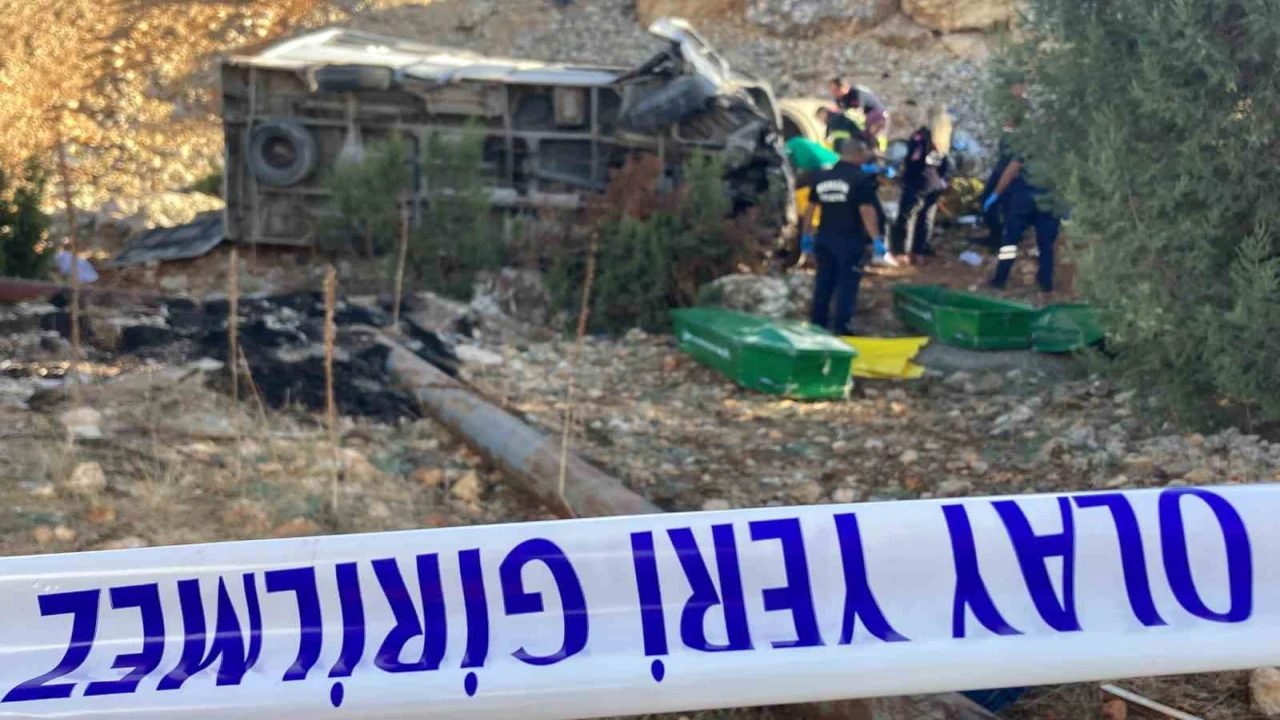 İşçilerin hayatını kaybettiği minibüsün şoförü ehliyetsiz çıktı: 4 ölü, 14 yaralı
