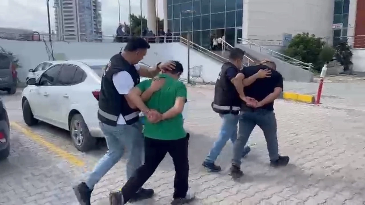 İskenderunda hapis cezasıyla aranan 2 şahıs yakalandı