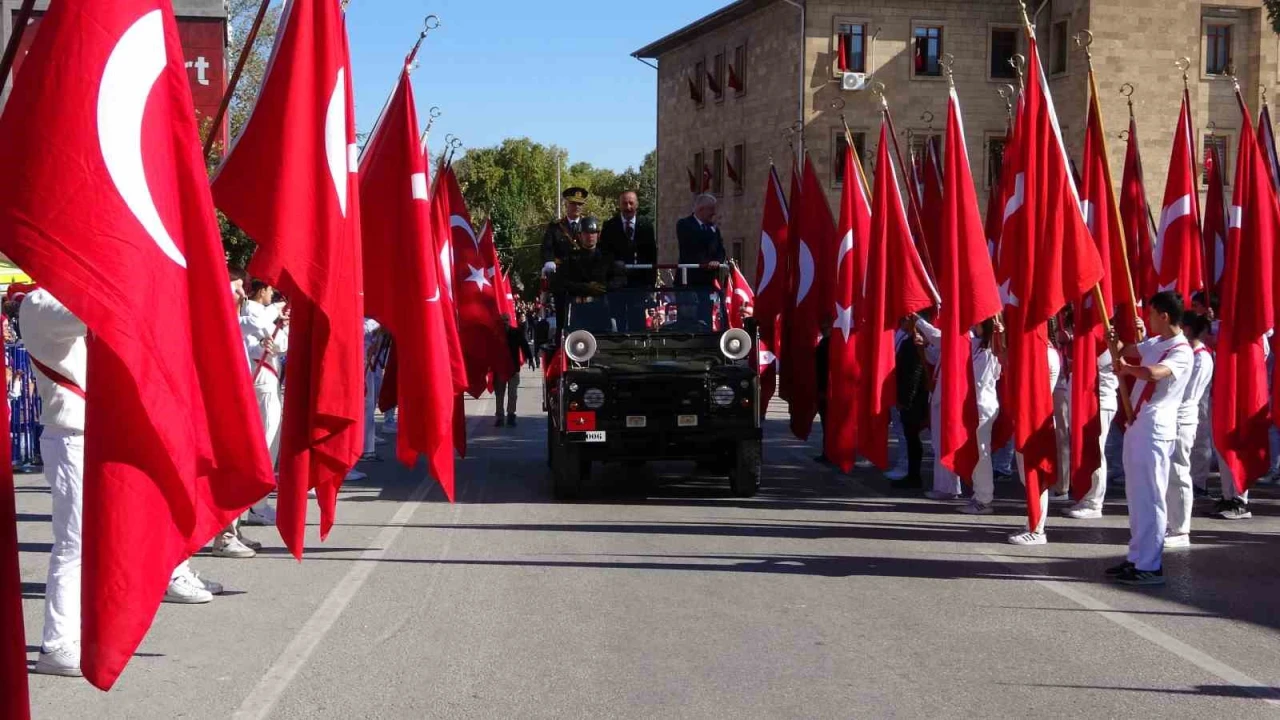 Ispartada Cumhuriyet Bayramının 102inci yıl dönümü coşkuyla kutlandı