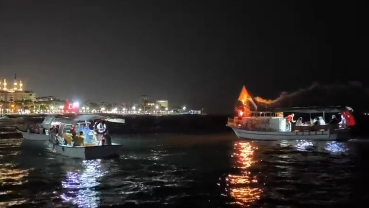 İsrailin Küresel Sumud Filosuna saldırısı Mersinde protesto edildi