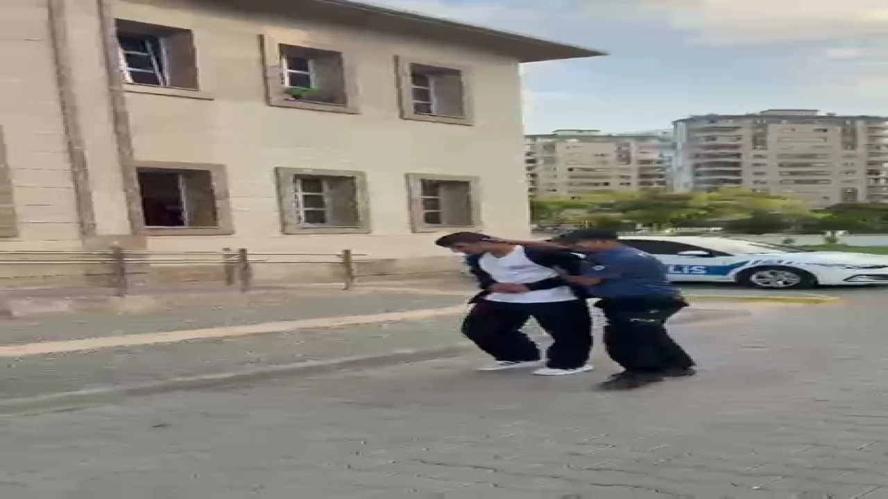 İstanbulda 27 yıl ceza alan hırsız, Adanada yakalandı