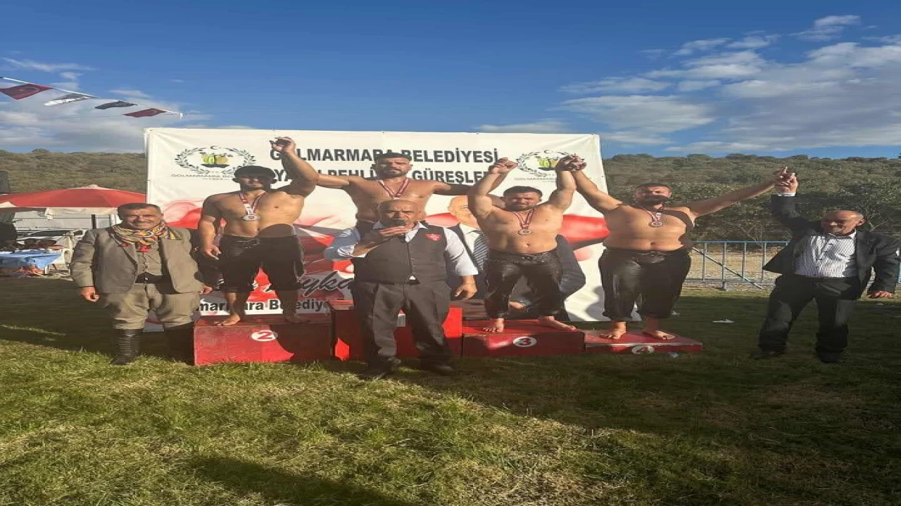 Kemer Belediyesi güreşçisinden kürsü başarısı