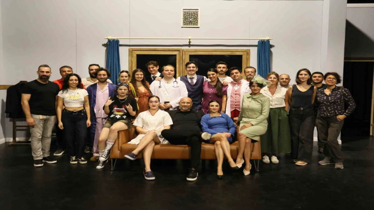 Kepez Kent Tiyatrosundan kahkaha dolu bir oyun: Kaç Baba Kaç