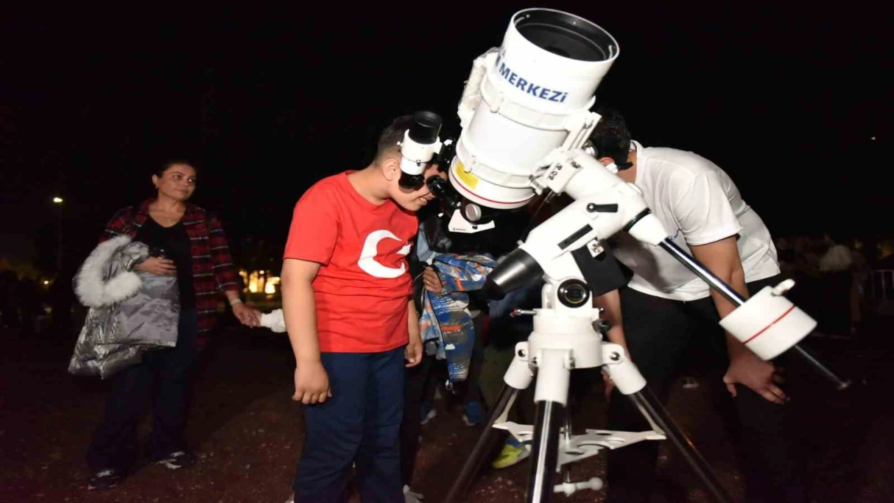 Kepezde Cumhuriyet ve Bilimle Gece Gözlemi etkinliği
