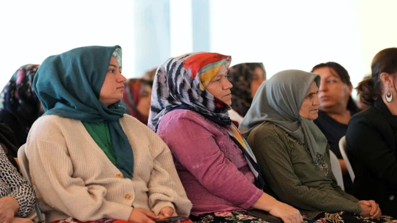 Konyaaltında çiftçi kadınlar buluştu