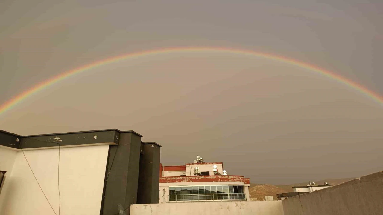Kozanda çifte gökkuşağı şöleni