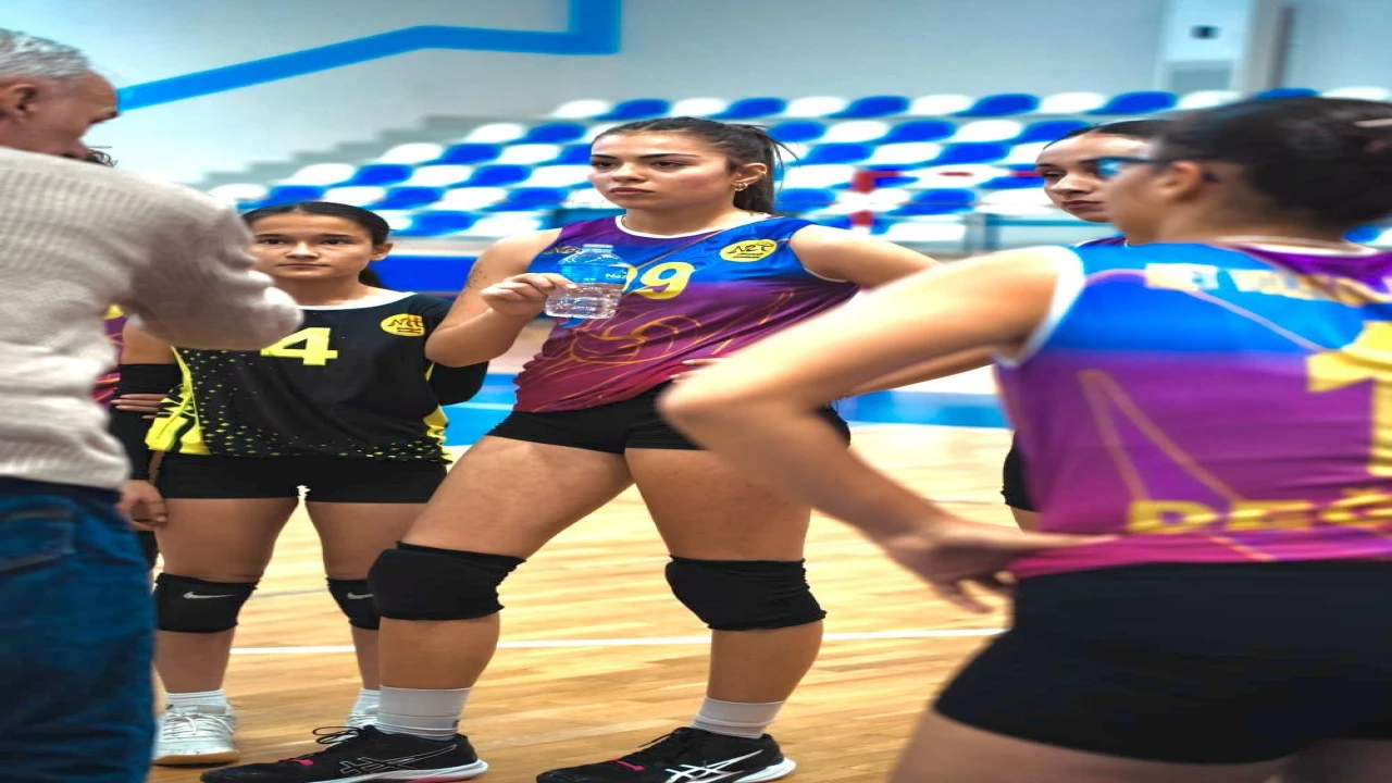 Manavgatlı genç voleybolcular Galatasaraya transfer oldu