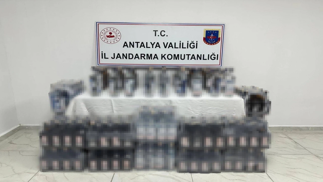 Manavgatta durdurulan araçtan 400 litre kaçak ve sahte içki ele geçirildi