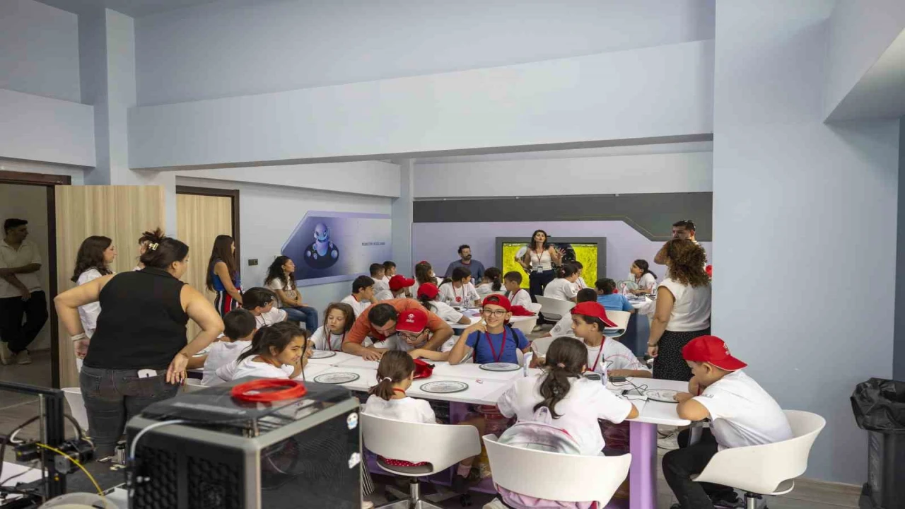 Mercanda özel öğrenciler için bilim yolculuğu