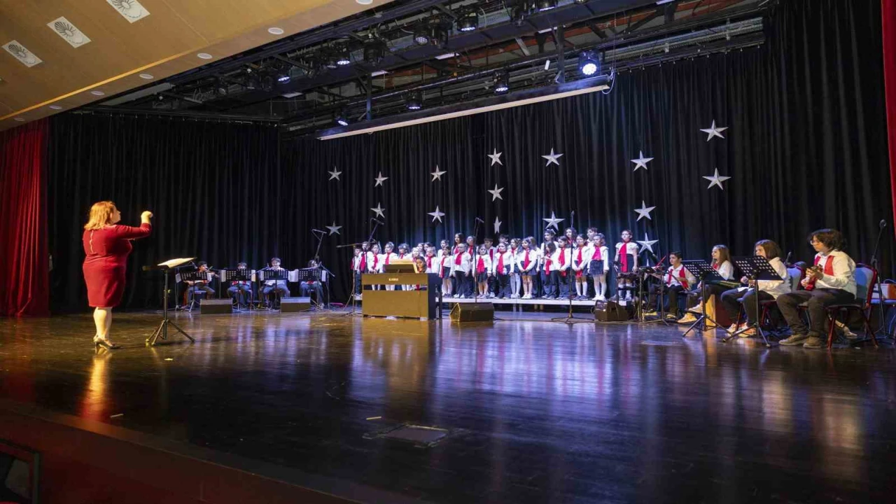 Mersinde Çocuk Kampüsleri 29 Ekim coşkusunda tek yürek oldu