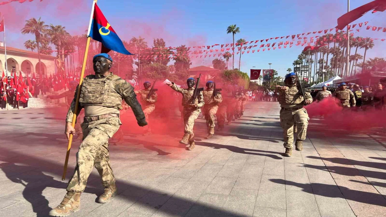 Mersinde Cumhuriyet Bayramı renkli gösterilerle kutlandı