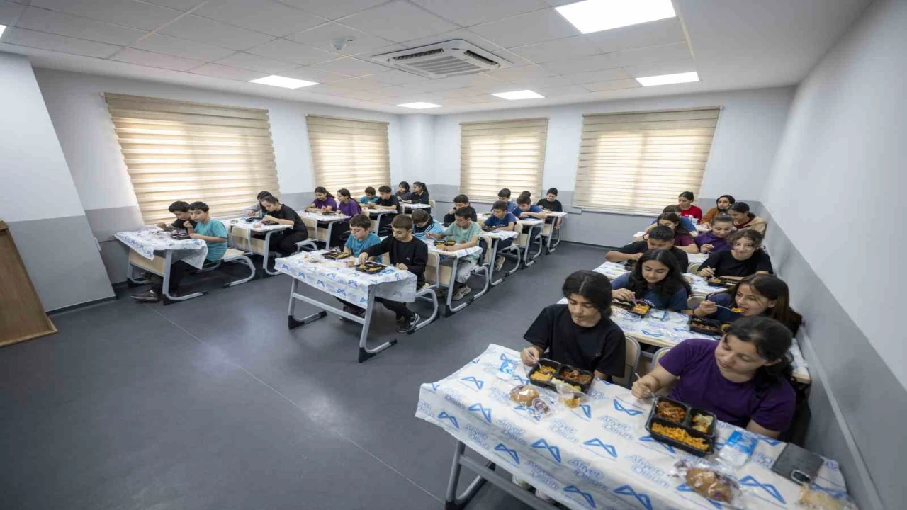 Mersinde LGSye hazırlanan öğrencilere destek