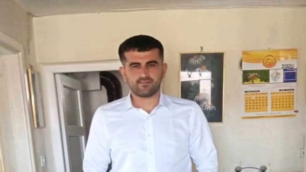 Mersinde otomobil bariyerlere çarptı: 1 ölü, 2 yaralı