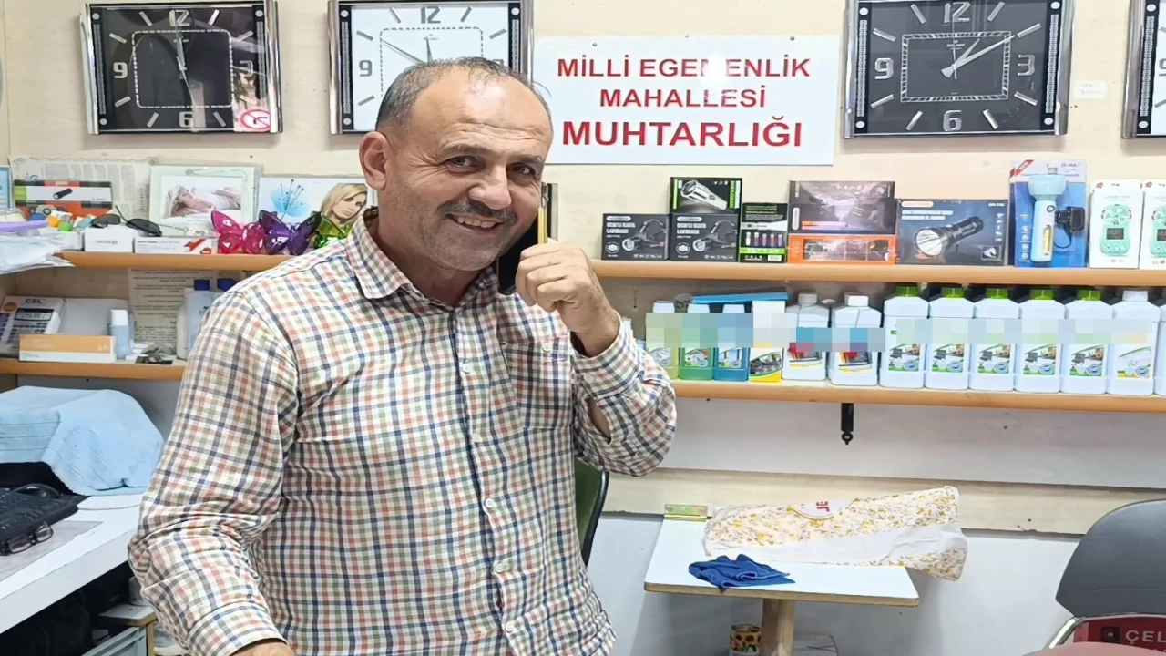 Muhtarlar Gününde kürsüde konuşurken baygınlık geçiren muhtarın telefonları susmuyor