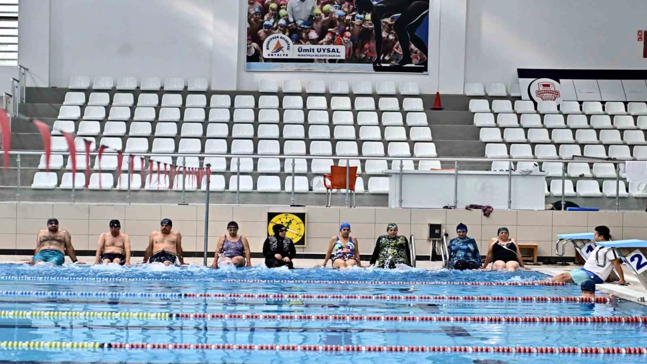 Muratpaşada ücretsiz yüzme eğitimleri başladı