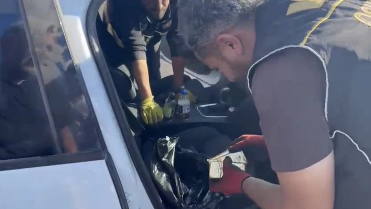 Osmaniyede araçta ele geçirilen 7 kilo kaçak külçe altına 2 gözaltı