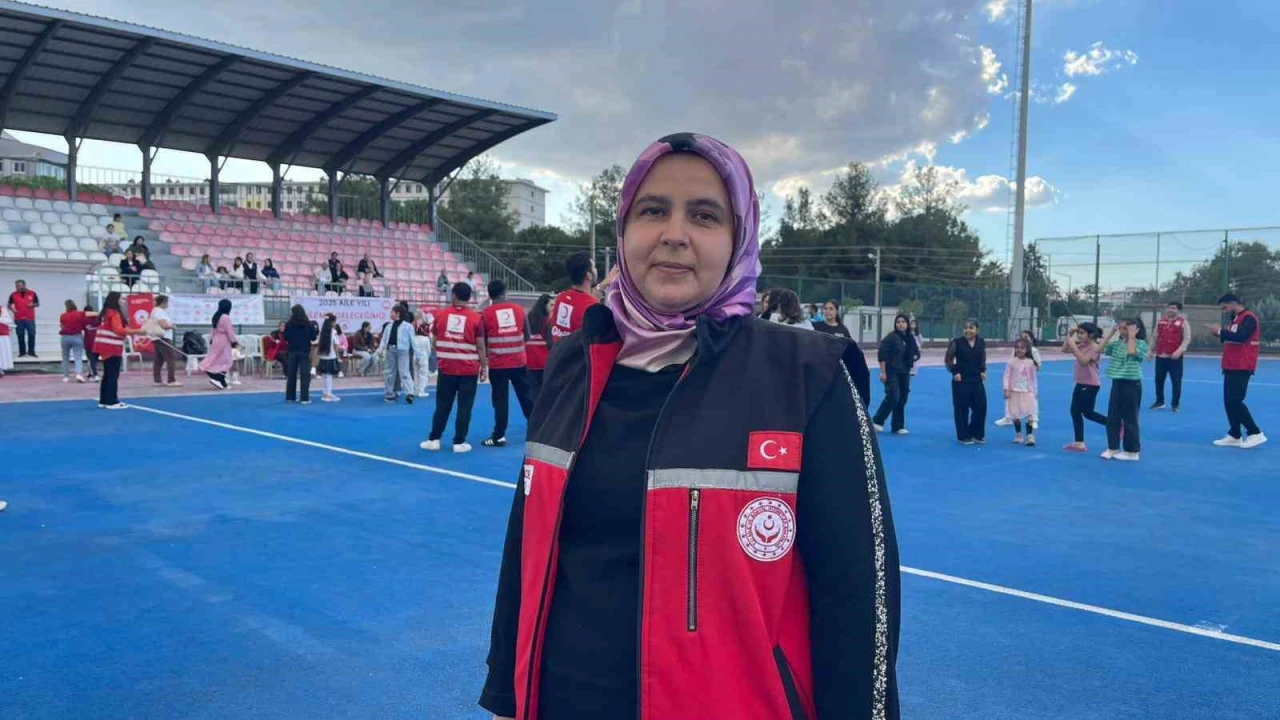 Osmaniyede Kız Çocukları Gülerse Osmaniye Güler etkinliği düzenlendi