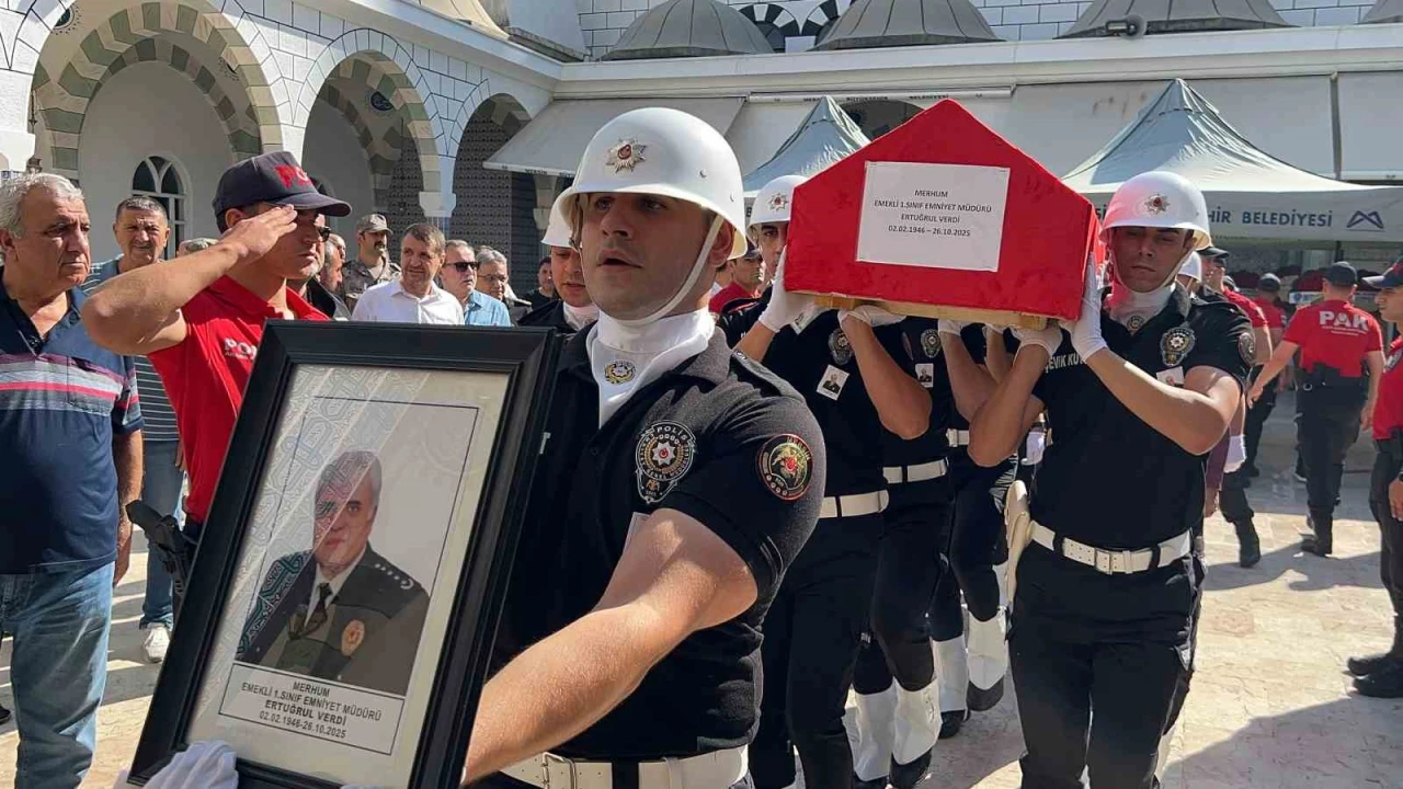 Şehit Emniyet Müdürü Altuğ Verdinin babası Mersinde toprağa verildi