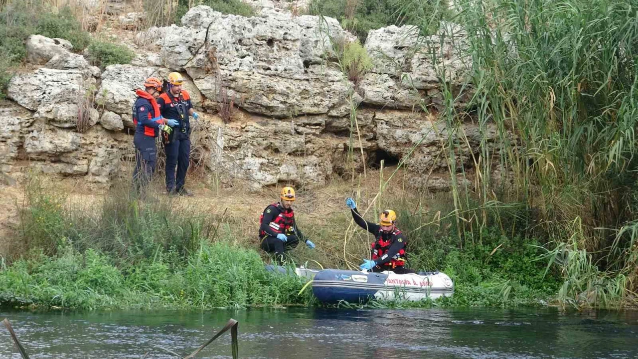 Su teresi toplarken, otlara takılmış şekilde ceset buldular