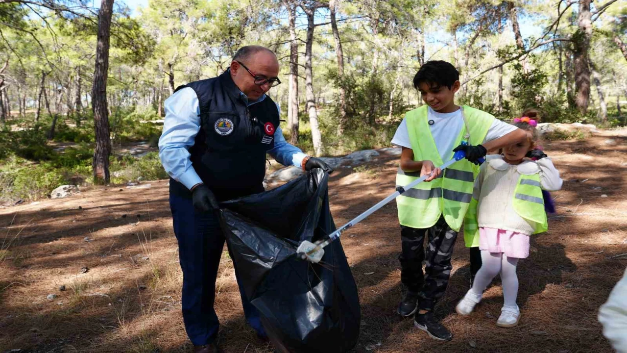 Takipçim Kadar Çöp Topluyorum: Aras ve minik doğa müfettişleri görevde