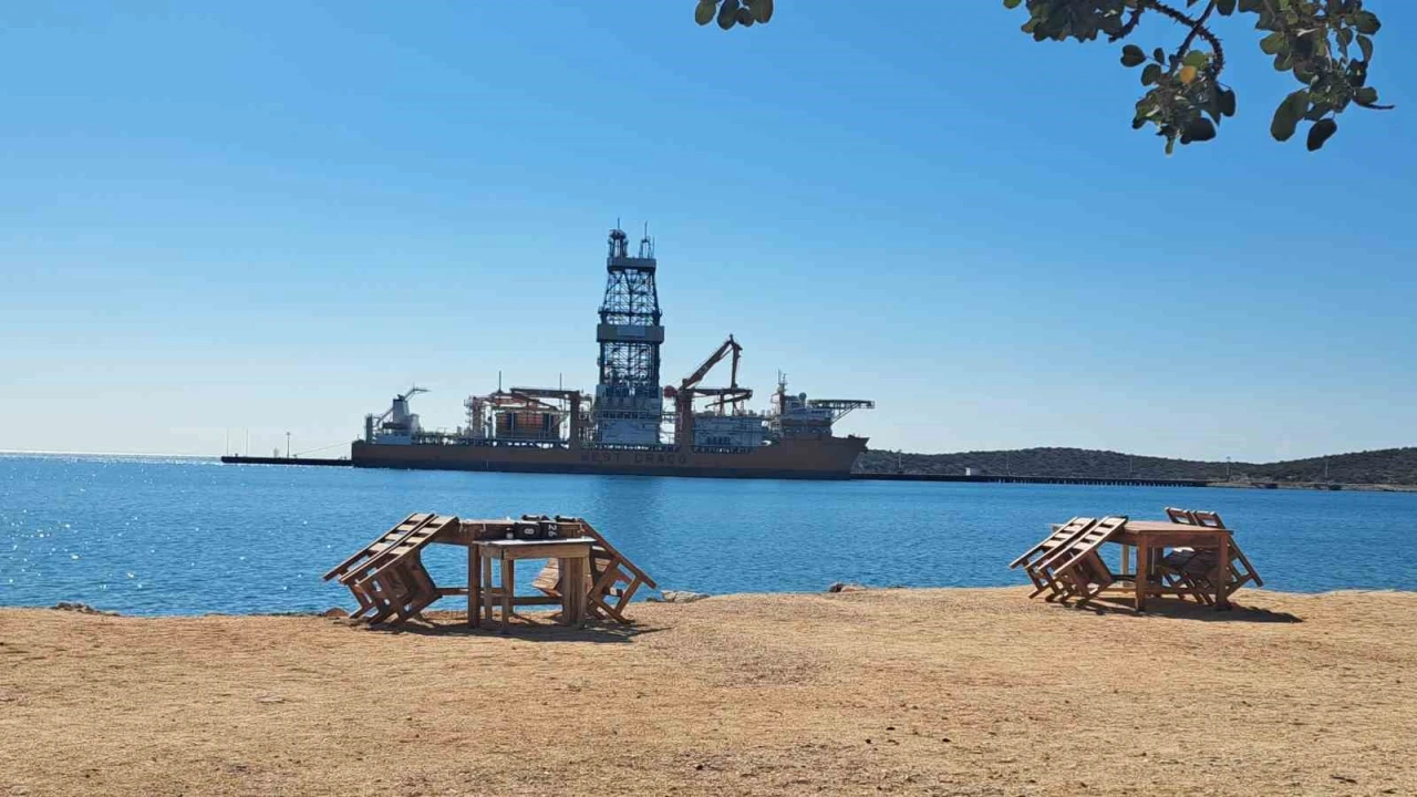 Türkiyenin 228 metrelik denizdeki yeni gücü: West Draco limana yanaştı