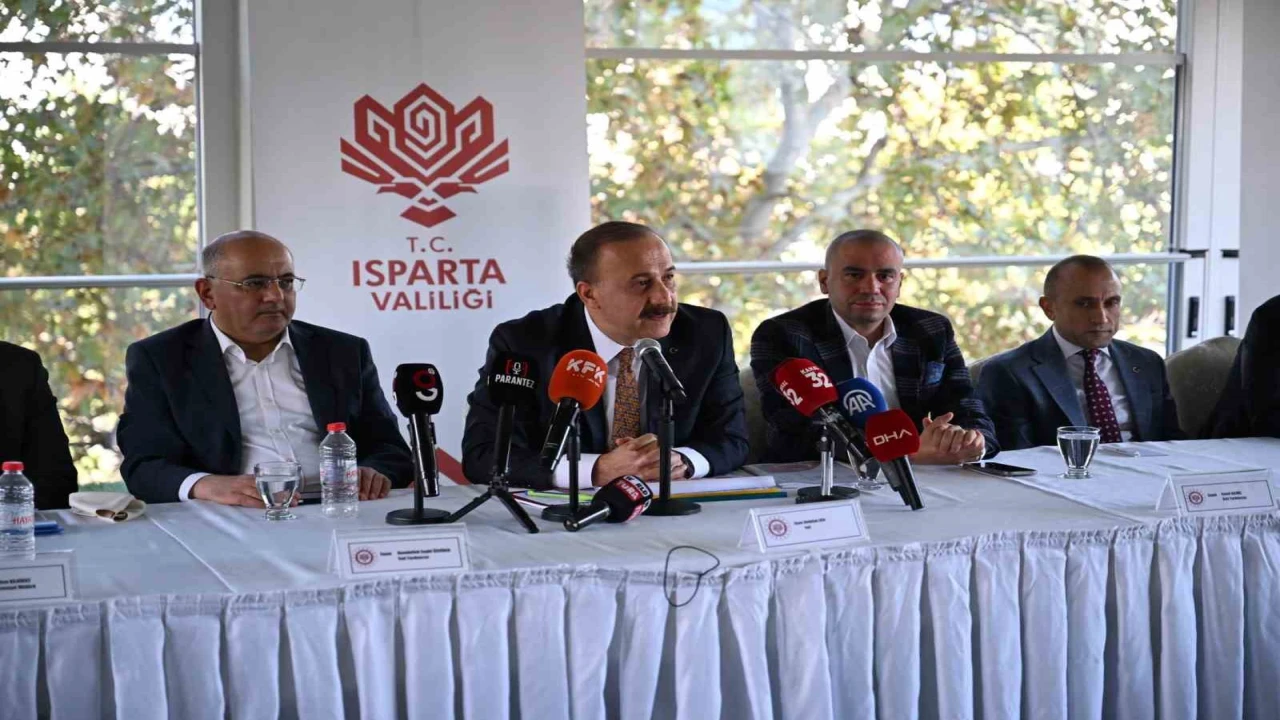 Vali Erin: Kedilerin patilerinin kesildiği iddiasının aslı astarı yok, tek bir ihbar bile bulunmuyor