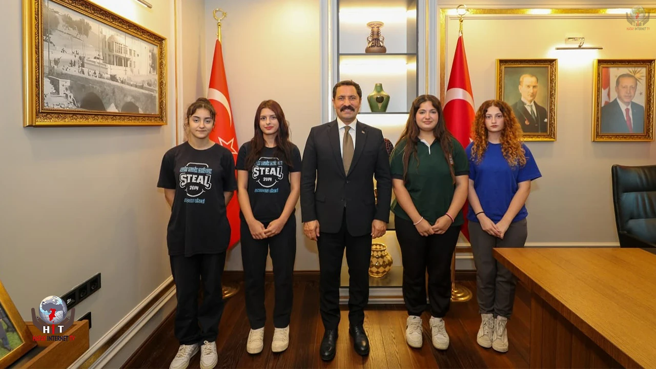 VALİ MASATLI GENÇLERİ KABUL ETTİ