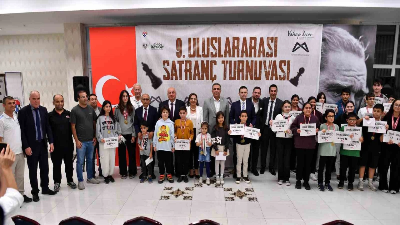 ‘9. Uluslararası Satranç Turnuvasında ödüller sahiplerini buldu