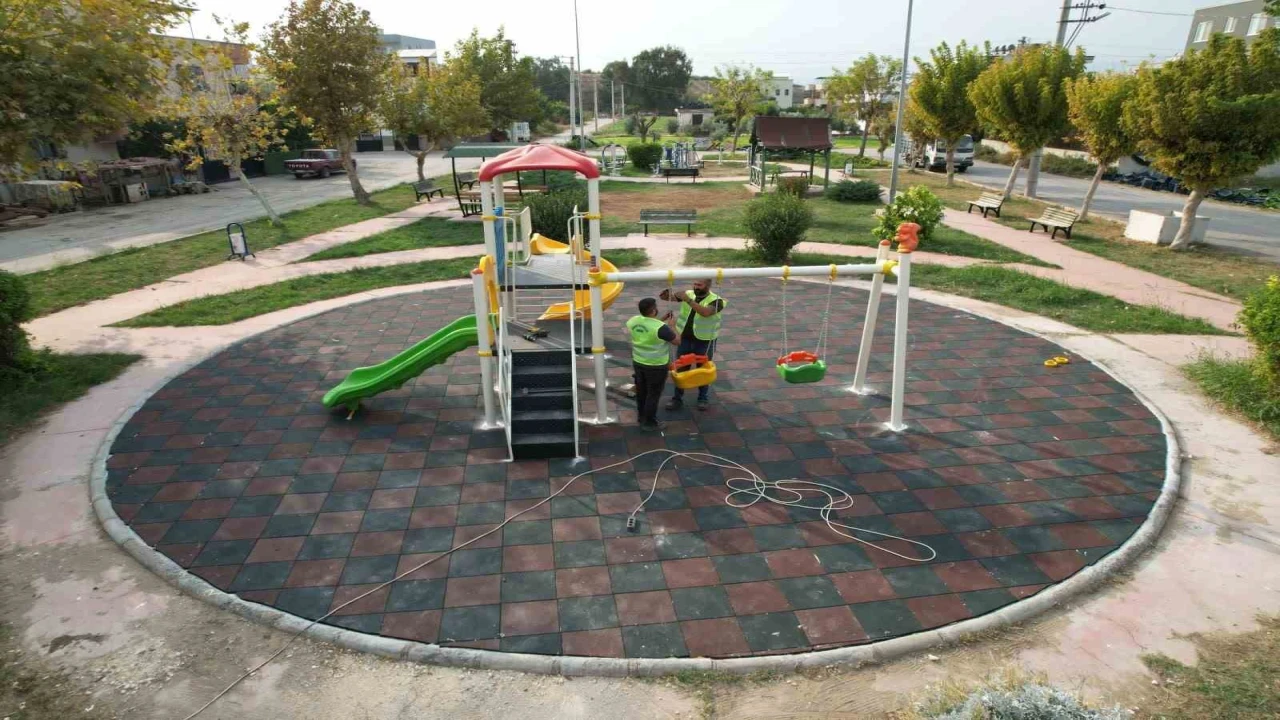 Akdenizin parklarında yenileme çalışmaları devam ediyor