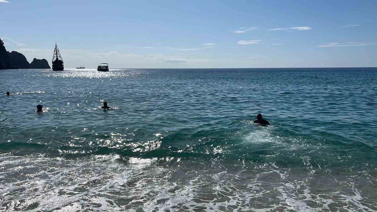 Alanyada Kasım ayında deniz keyfi
