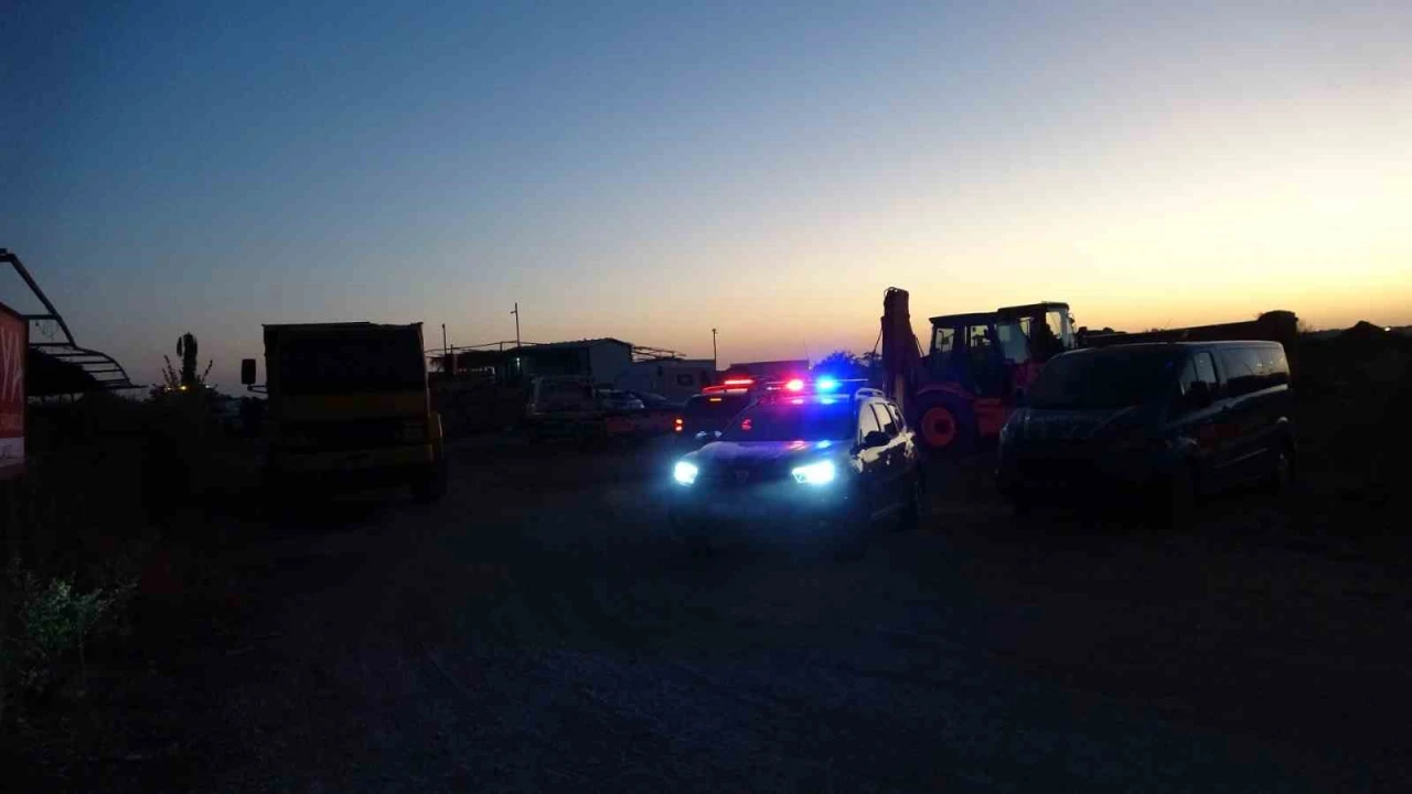 Antalyada kum hırsızlarına gece baskını: 1 tutuklama, 8 araca el konuldu