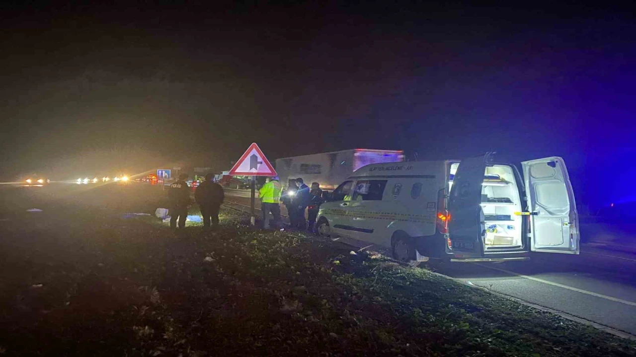 Antalyada otomobil iki öğrenciye çarptı: 1 ölü, 1 yaralı