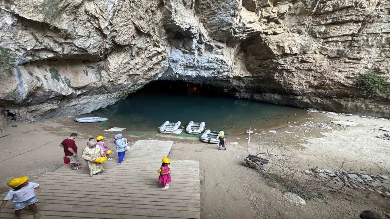 Antalyadaki Altınbeşik Mağarası tadilat nedeniyle ziyarete kapatıldı