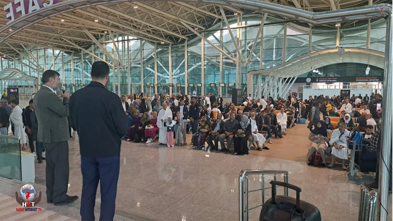 Asrın felaketinin ardından Hatay’dan ilk umre kafilesi uğurlandı