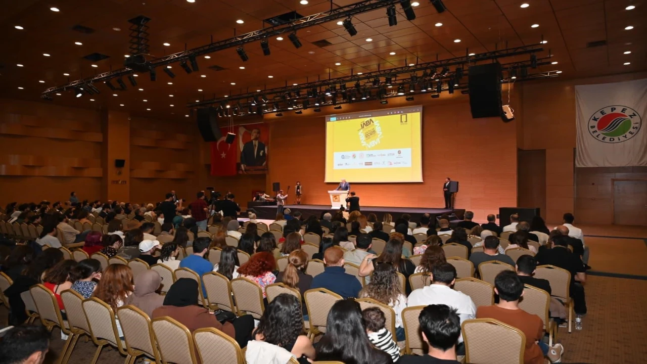 Başkan Kocagöz: Antalyanın geçmişine sahip çıkan ve geleceğini düşünen bir vizyonun buluşmasına hep beraber tanıklık ediyoruz - IABA 2025, Kepezde kapılarını açtı