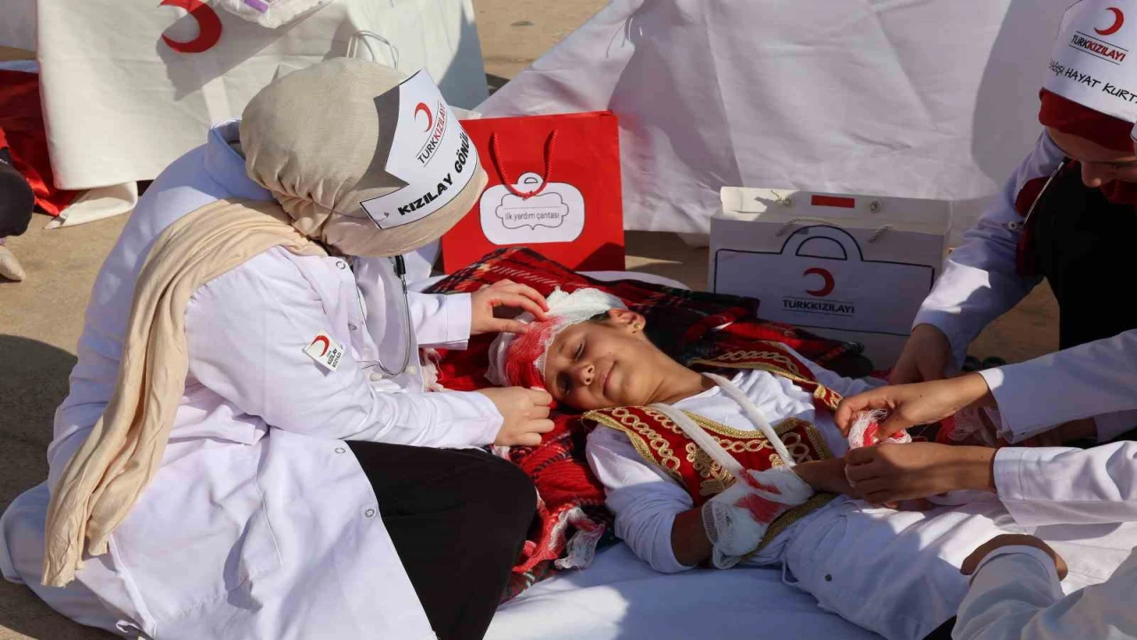 Bozyazıda Kızılay Haftası coşkuyla kutlandı