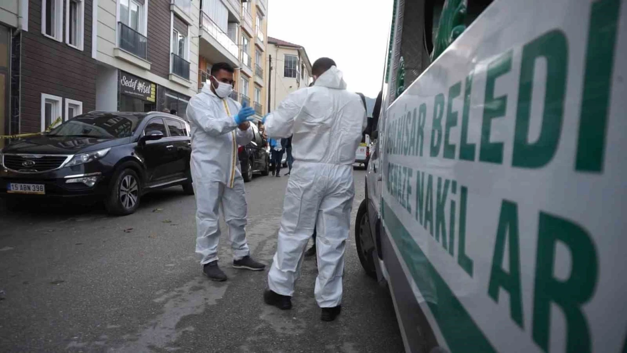 Burdurda 1 aydır haber alınamayan kadın evinde ölü bulundu