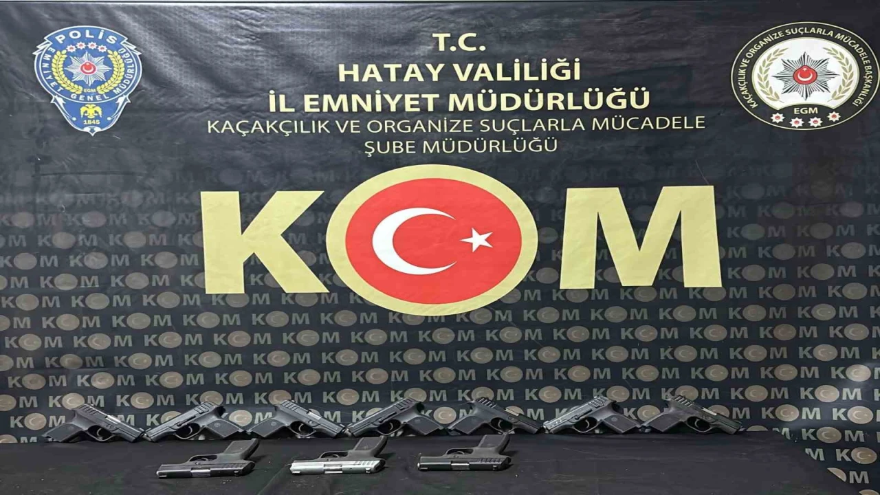 Çuvaldan 10 ruhsatsız tabanca çıktı