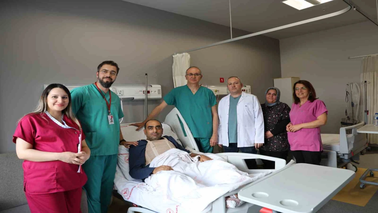 Depremden sonra yapılan hastanede 100üncü açık kalp ameliyatı başarıyla tamamlandı