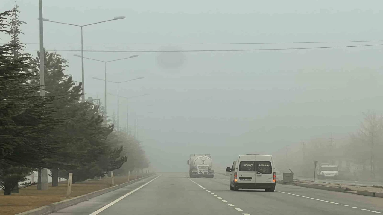 Göksunda sis etkili oldu