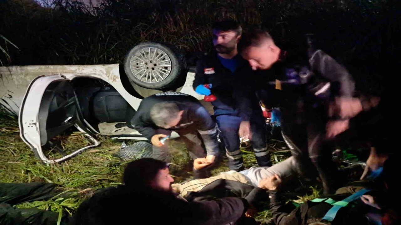 Kaçak göçmen taşıyan otomobil Asi Nehrine uçtu: 9 yaralı