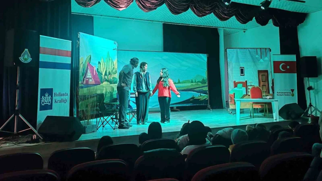 Kahramanmaraşta miniklere özel tiyatro