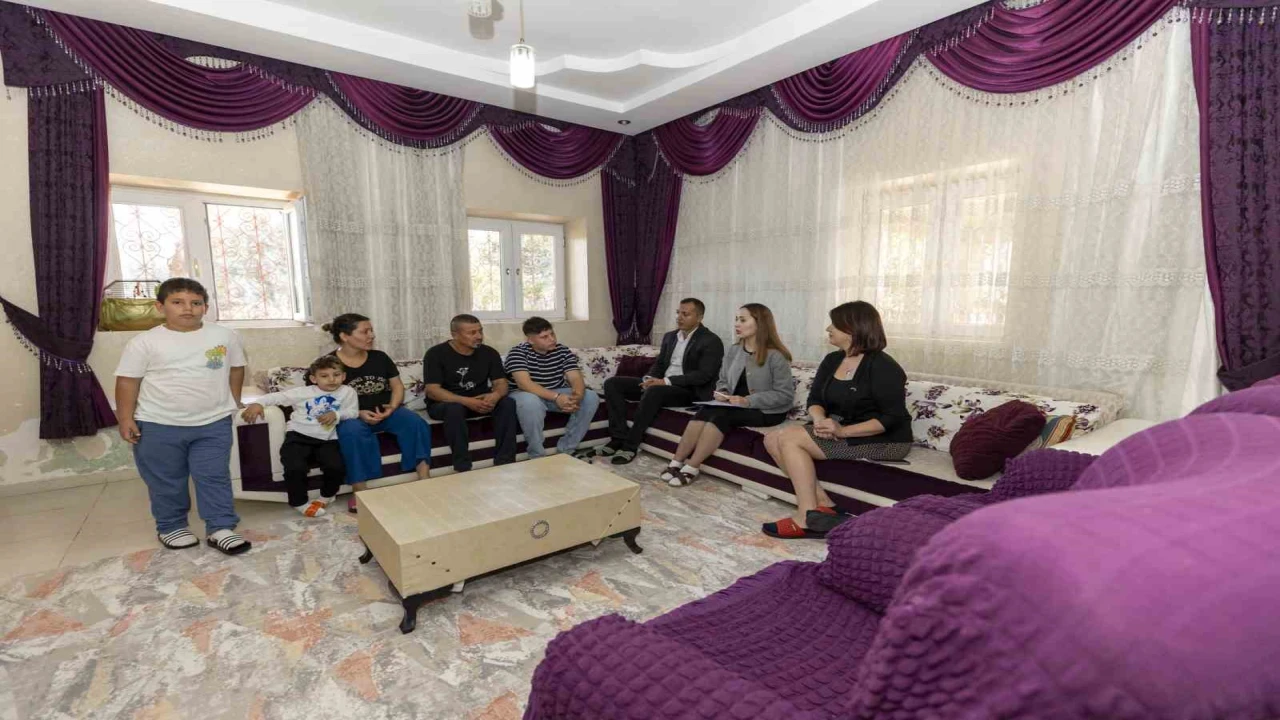 Mersinde öğrenciler için evde eğitim takibi başladı