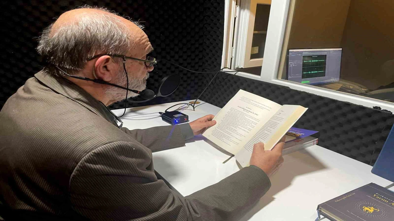 Muratpaşada yazar ve şairler gönüllü okuyucu oldu