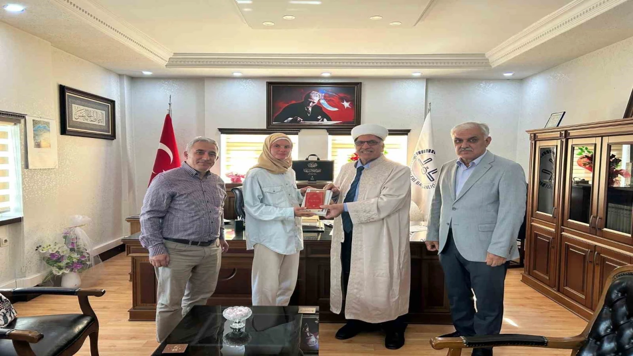 Polonyalı gazeteci Antalyada Müslüman oldu