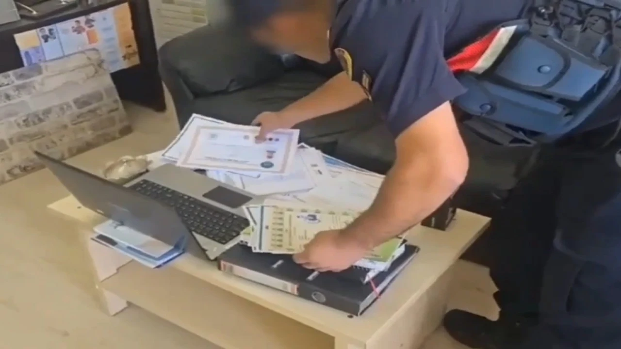 Ustalıktan kalfalığa, ehliyetten SRCye kadar sahte belge hazırlamışlar: 7 tutuklama