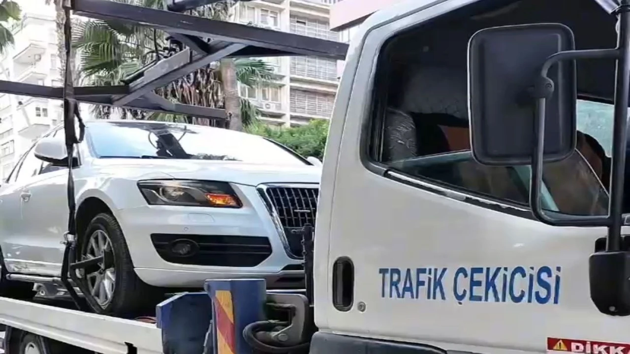 Adanada engelli park yerlerine araçlarını koyan sürücülere ceza kesildi