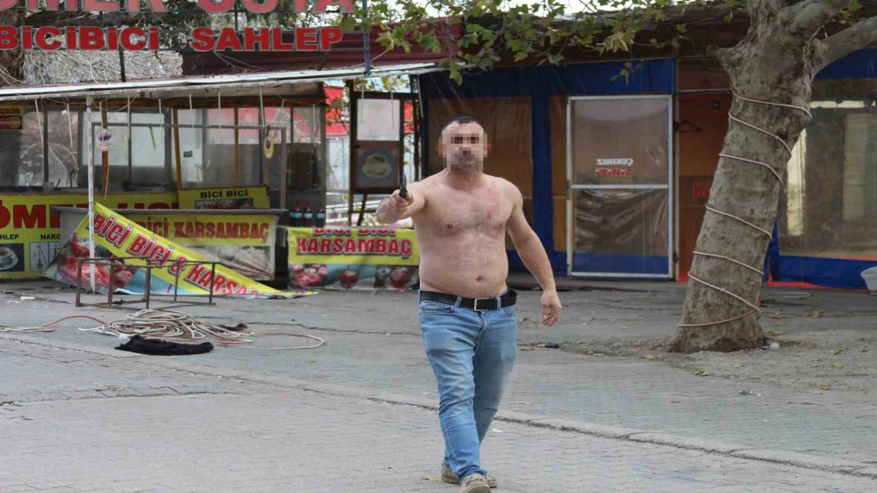 Adanada gergin yıkım: Dükkanlar yakıldı, bir kişi kendine zarar verdi