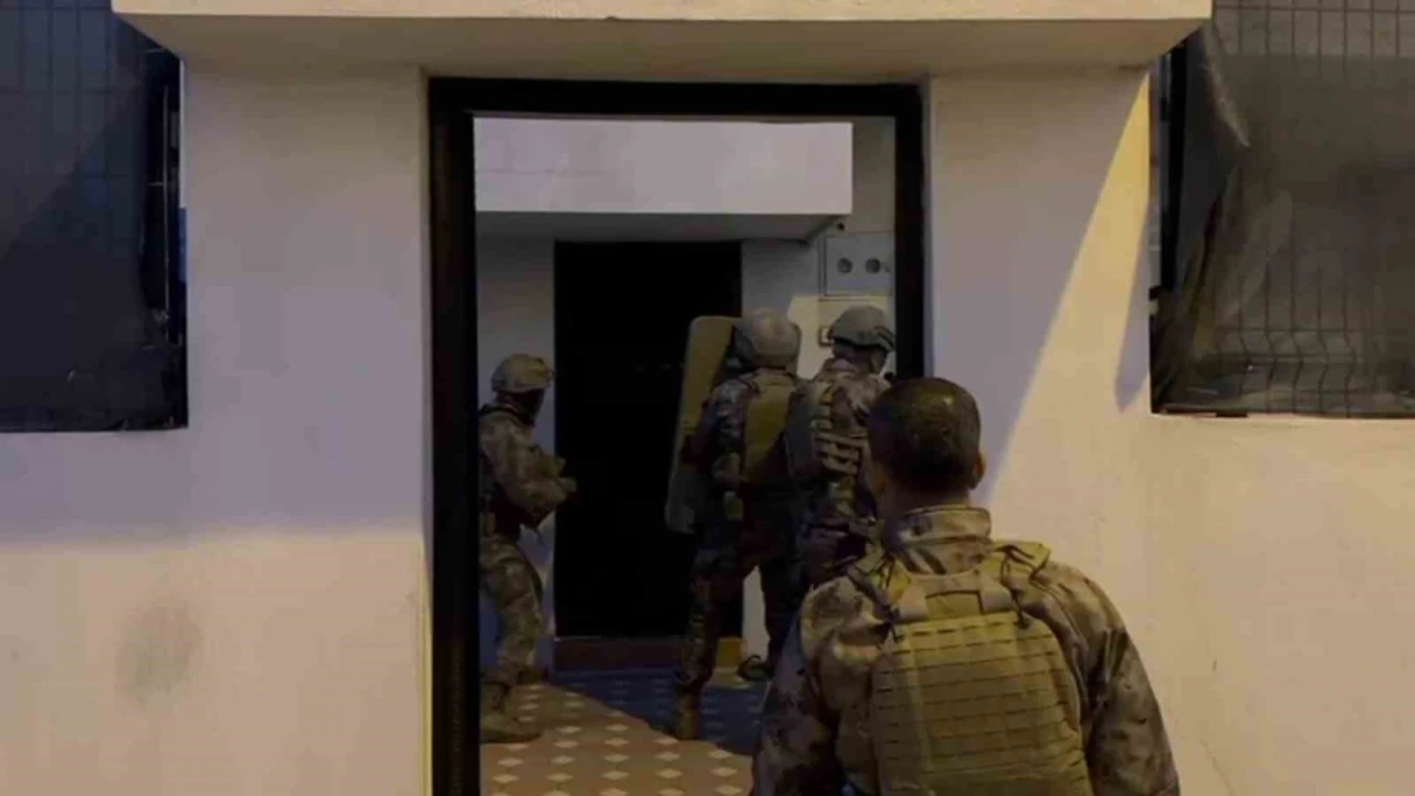 Adanada silah ve mühimmat ticareti şebekesi çökertildi: 11 tutuklama